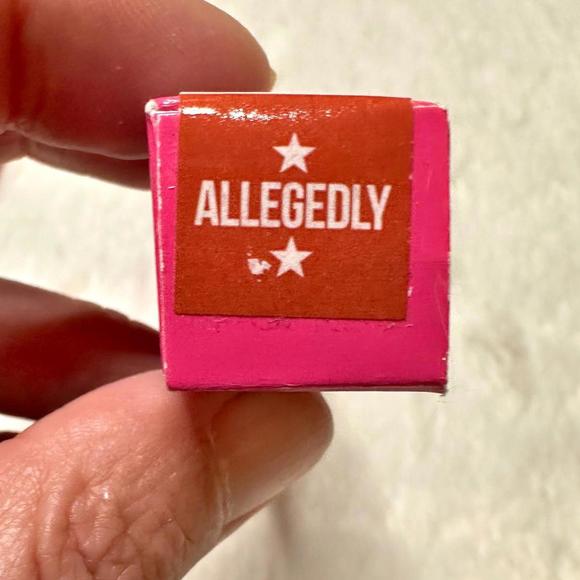 NIB Jeffree Star Velour Lip Liner in Allegedly Full Size 1.2g - Picture 8 of 10